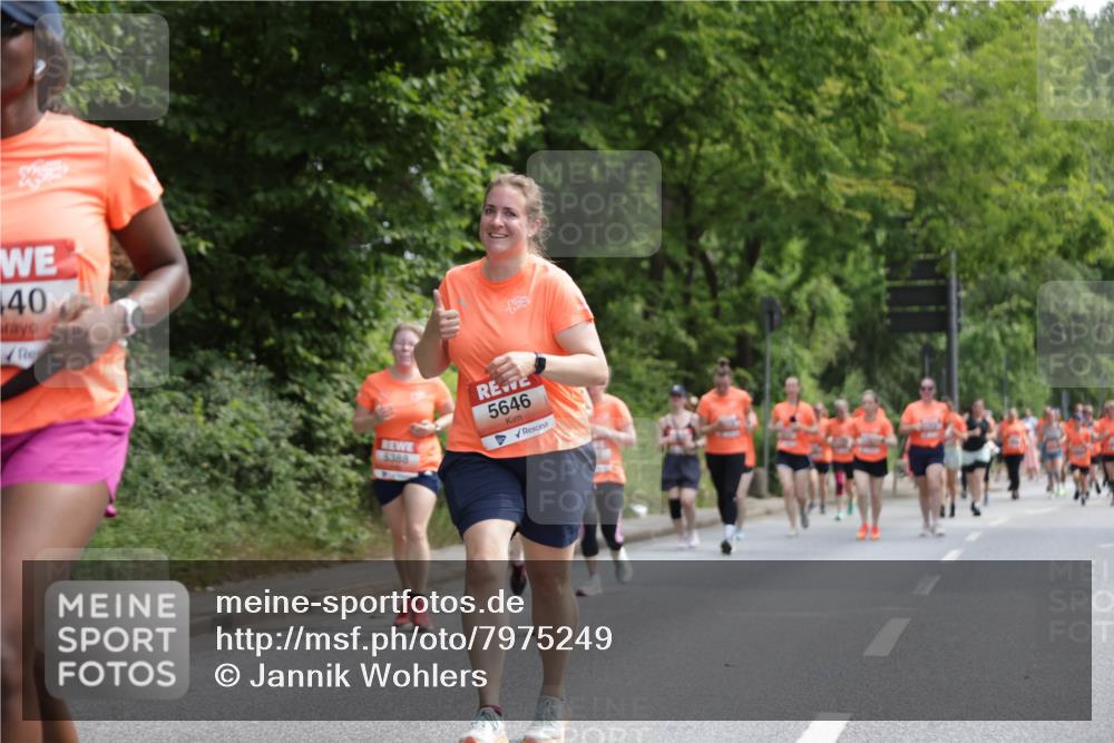 15.06.2025 - REWE Women's Run Jannik Wohlers http://msf.ph/oto/7975249 15.06.2025 10:10:06 Laufen 40, 5388, 5646 meine-sportfotos.de