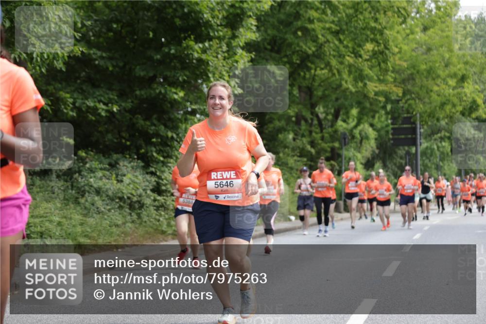 15.06.2025 - REWE Women's Run Jannik Wohlers http://msf.ph/oto/7975263 15.06.2025 10:10:06 Laufen 5388, 5646, 102 meine-sportfotos.de