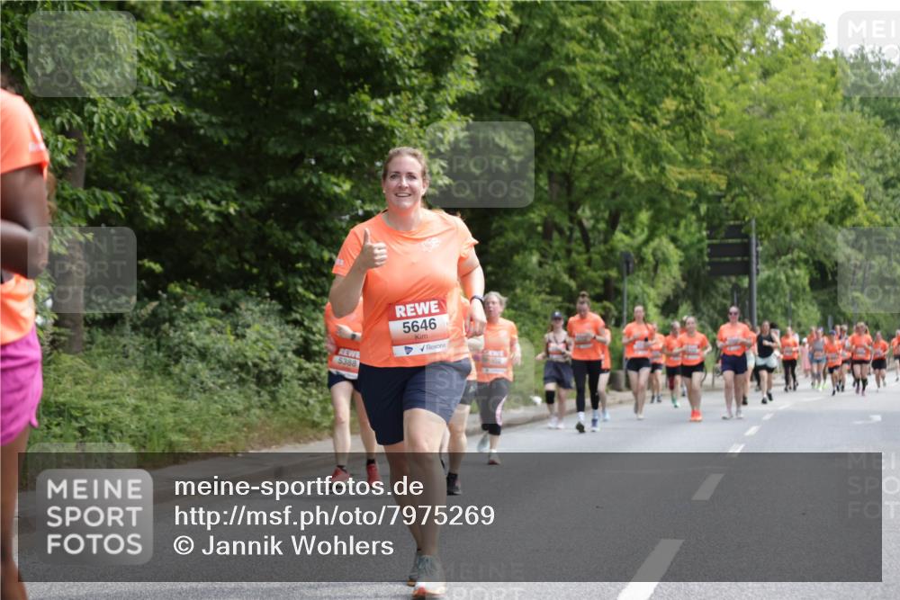 15.06.2025 - REWE Women's Run Jannik Wohlers http://msf.ph/oto/7975269 15.06.2025 10:10:06 Laufen 5388, 5646 meine-sportfotos.de