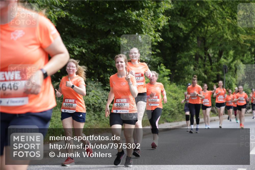 15.06.2025 - REWE Women's Run Jannik Wohlers http://msf.ph/oto/7975302 15.06.2025 10:10:07 Laufen 646, 5388, 557, 5387, 5602 meine-sportfotos.de