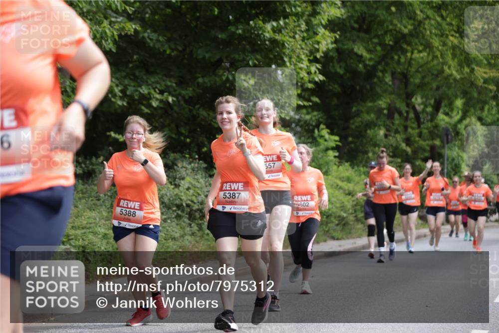 15.06.2025 - REWE Women's Run Jannik Wohlers http://msf.ph/oto/7975312 15.06.2025 10:10:08 Laufen 6, 5388, 5387, 557, 602, 1976 meine-sportfotos.de