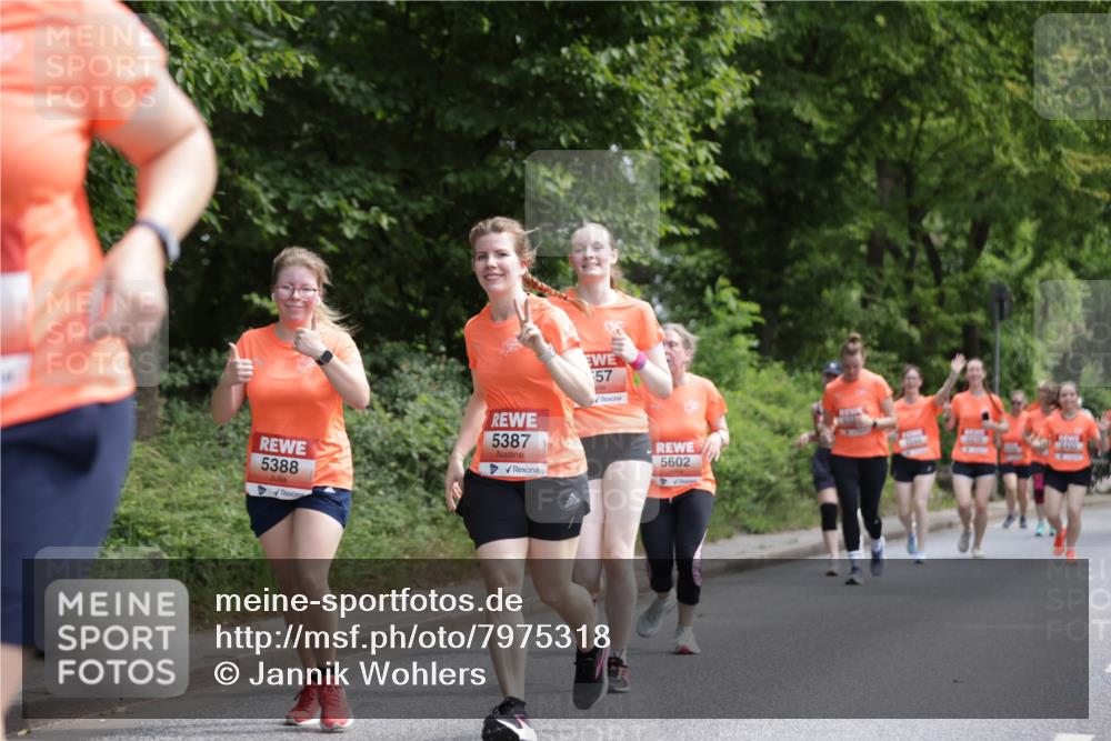 15.06.2025 - REWE Women's Run Jannik Wohlers http://msf.ph/oto/7975318 15.06.2025 10:10:08 Laufen 5388, 5387, 57, 5602 meine-sportfotos.de