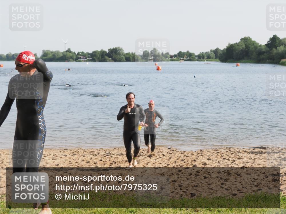 21.06.2025 - 27. Vierlanden-Triathlon MichiJ http://msf.ph/oto/7975325 15.06.2026 08:41:15 Schwimmen 22, 109, 111, 129, 138, 147, 176 meine-sportfotos.de