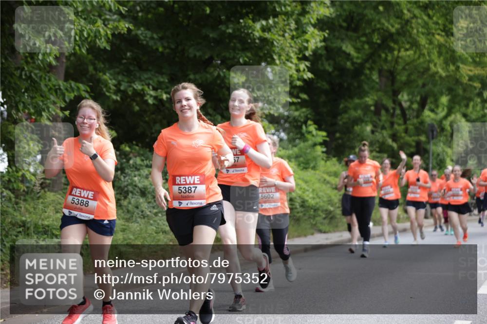 15.06.2025 - REWE Women's Run Jannik Wohlers http://msf.ph/oto/7975352 15.06.2025 10:10:08 Laufen 5388, 5387, 57, 5602 meine-sportfotos.de