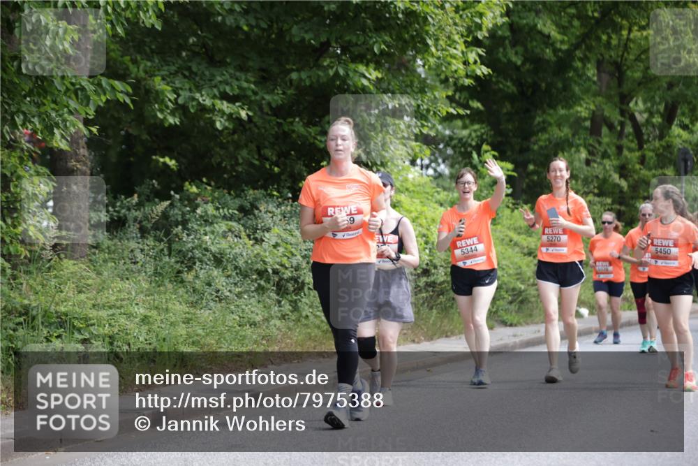 15.06.2025 - REWE Women's Run Jannik Wohlers http://msf.ph/oto/7975388 15.06.2025 10:10:12 Laufen 59, 5344, 5270, 5450 meine-sportfotos.de