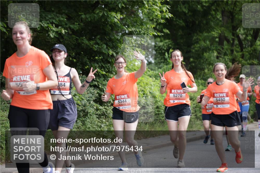 15.06.2025 - REWE Women's Run Jannik Wohlers http://msf.ph/oto/7975434 15.06.2025 10:10:13 Laufen 55, 84, 5344, 5270, 4, 5450, 5029 meine-sportfotos.de