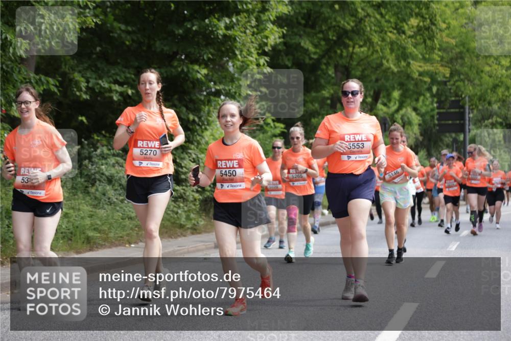 15.06.2025 - REWE Women's Run Jannik Wohlers http://msf.ph/oto/7975464 15.06.2025 10:10:15 Laufen 53, 5270, 5450, 5029, 5265, 5553, 5146 meine-sportfotos.de