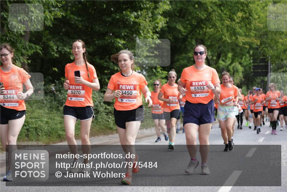 15.06.2025 - REWE Women's Run Jannik Wohlers http://msf.ph/oto/7975484 15.06.2025 10:10:15 Laufen 5344, 5270, 5450, 5553, 5146 meine-sportfotos.de