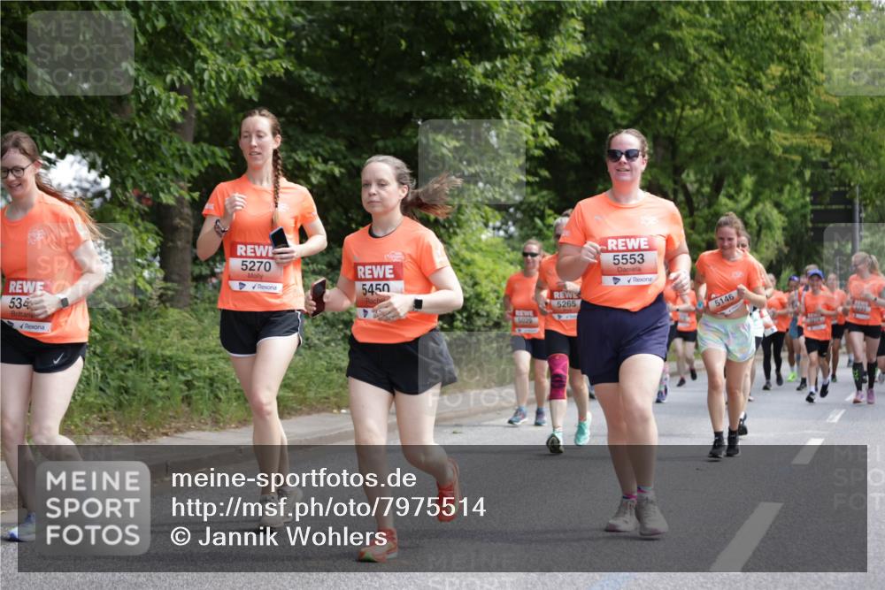 15.06.2025 - REWE Women's Run Jannik Wohlers http://msf.ph/oto/7975514 15.06.2025 10:10:16 Laufen 534, 5270, 5450, 5265, 5029, 5553, 5146 meine-sportfotos.de