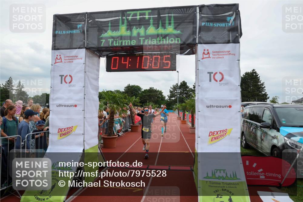 15.06.2025 - 7 Türme Triathlon Michael Strokosch http://msf.ph/oto/7975528 15.06.2025 14:10:05 Ziel 392, 921, 1059 meine-sportfotos.de