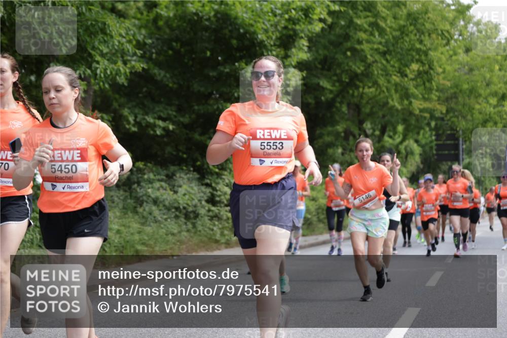15.06.2025 - REWE Women's Run Jannik Wohlers http://msf.ph/oto/7975541 15.06.2025 10:10:17 Laufen 70, 5450, 5553, 5146 meine-sportfotos.de