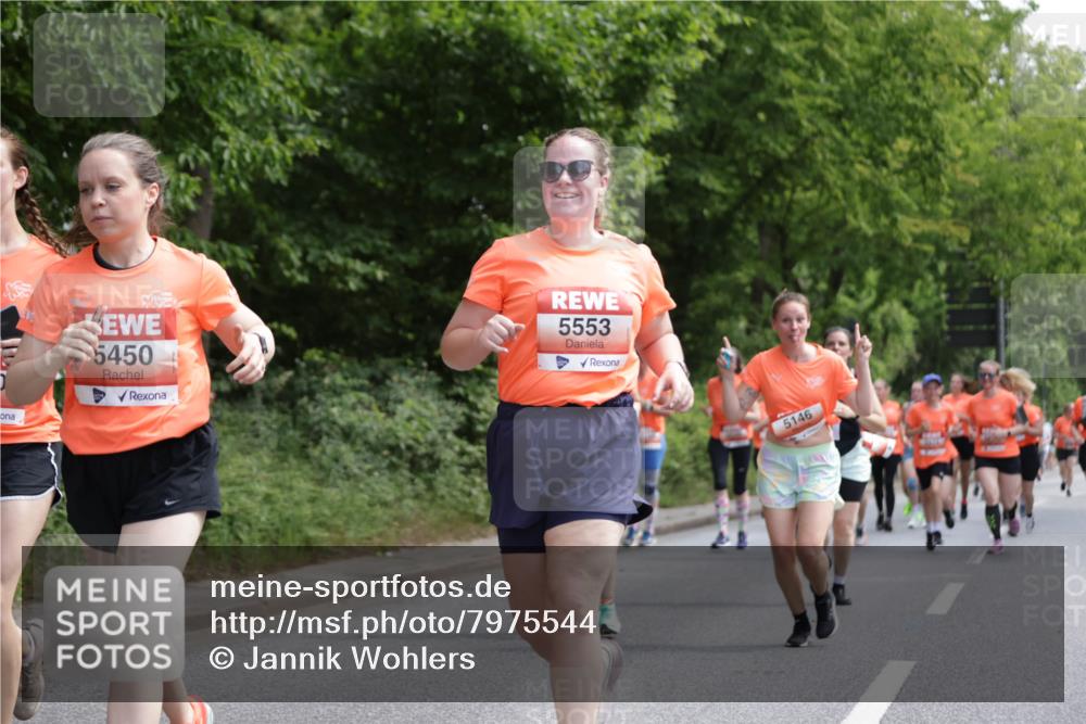 15.06.2025 - REWE Women's Run Jannik Wohlers http://msf.ph/oto/7975544 15.06.2025 10:10:17 Laufen 5450, 5553, 5146 meine-sportfotos.de