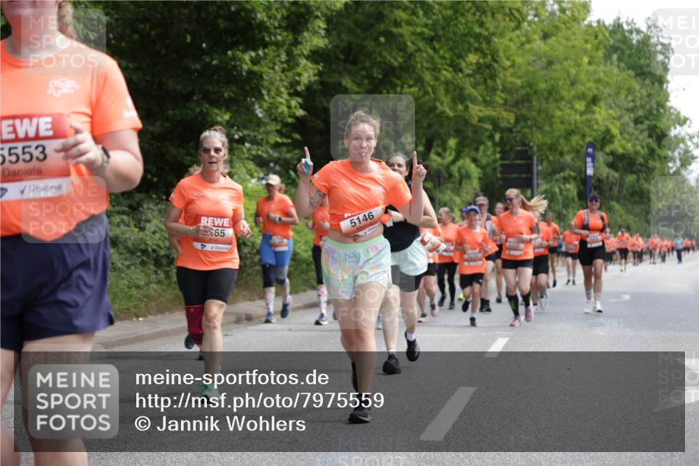 15.06.2025 - REWE Women's Run Jannik Wohlers http://msf.ph/oto/7975559 15.06.2025 10:10:18 Laufen 5553, 65, 5146 meine-sportfotos.de