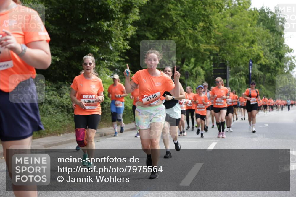 15.06.2025 - REWE Women's Run Jannik Wohlers http://msf.ph/oto/7975564 15.06.2025 10:10:18 Laufen 5265, 5146, 5223 meine-sportfotos.de