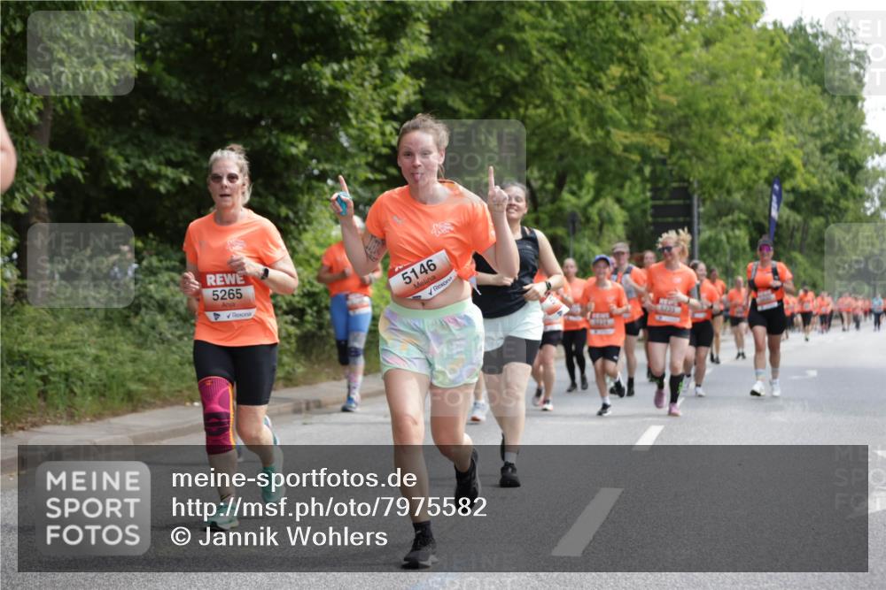 15.06.2025 - REWE Women's Run Jannik Wohlers http://msf.ph/oto/7975582 15.06.2025 10:10:18 Laufen 5265, 5146 meine-sportfotos.de