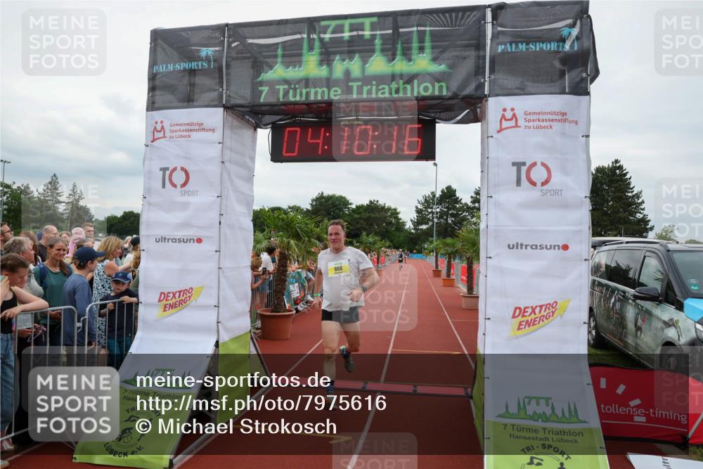 15.06.2025 - 7 Türme Triathlon Michael Strokosch http://msf.ph/oto/7975616 15.06.2025 14:10:15 Ziel 392, 868 meine-sportfotos.de