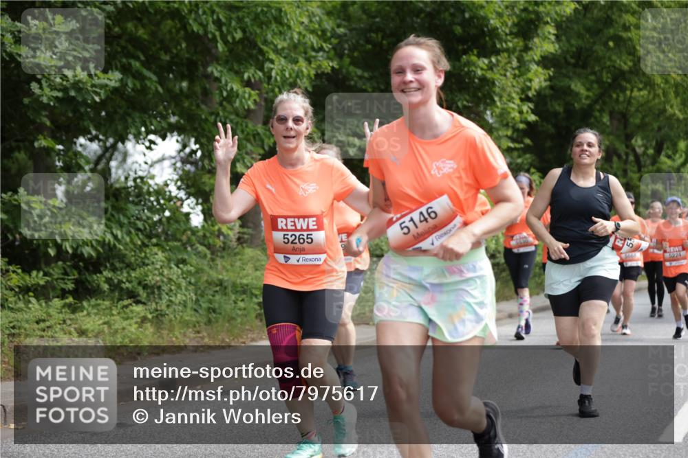15.06.2025 - REWE Women's Run Jannik Wohlers http://msf.ph/oto/7975617 15.06.2025 10:10:19 Laufen 5265, 5146, 5666, 5224 meine-sportfotos.de