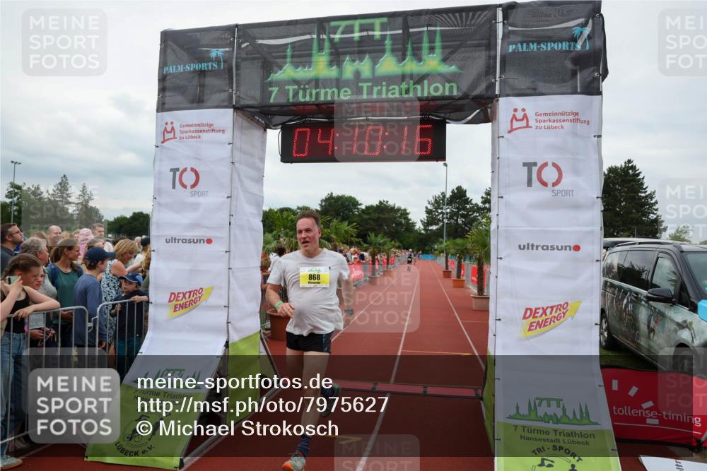 15.06.2025 - 7 Türme Triathlon Michael Strokosch http://msf.ph/oto/7975627 15.06.2025 14:10:16 Ziel 868 meine-sportfotos.de