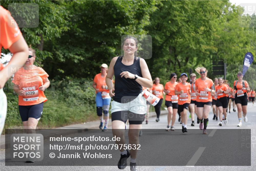 15.06.2025 - REWE Women's Run Jannik Wohlers http://msf.ph/oto/7975632 15.06.2025 10:10:20 Laufen 5029, 5, 5224, 5223 meine-sportfotos.de