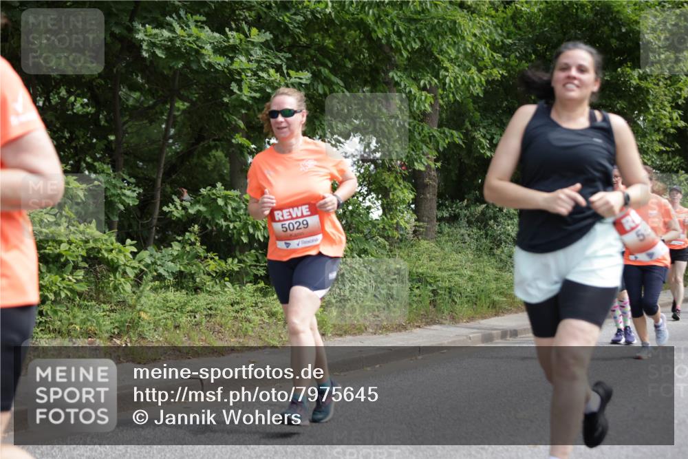 15.06.2025 - REWE Women's Run Jannik Wohlers http://msf.ph/oto/7975645 15.06.2025 10:10:20 Laufen 5029 meine-sportfotos.de