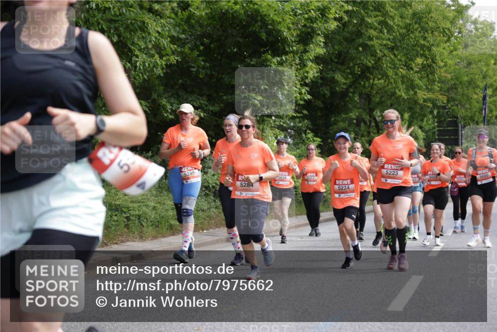 15.06.2025 - REWE Women's Run Jannik Wohlers http://msf.ph/oto/7975662 15.06.2025 10:10:21 Laufen 53, 5285, 5284, 5223, 5636, 5517, 5028, 37, 5224, 5103, 5690 meine-sportfotos.de