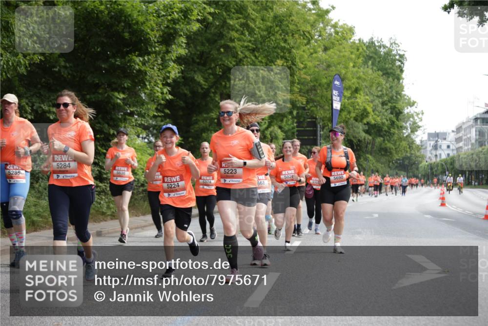 15.06.2025 - REWE Women's Run Jannik Wohlers http://msf.ph/oto/7975671 15.06.2025 10:10:22 Laufen 5285, 5284, 5636, 5223, 5026, 5690, 668, 510, 5224, 5374 meine-sportfotos.de