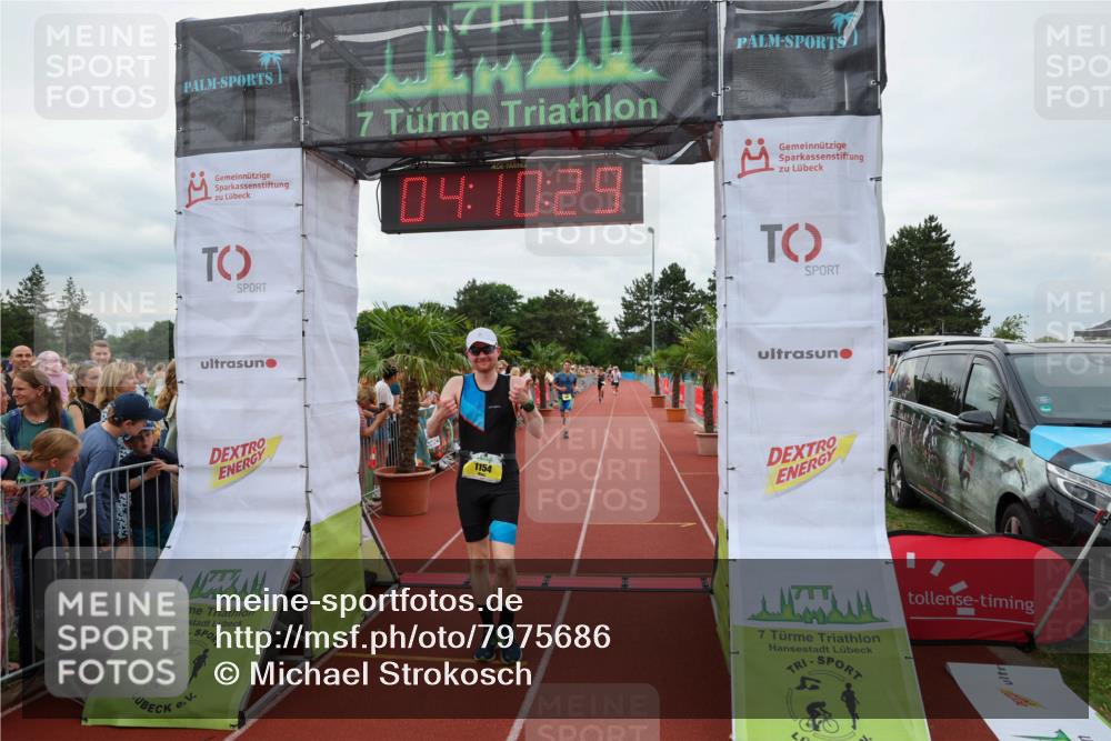 15.06.2025 - 7 Türme Triathlon Michael Strokosch http://msf.ph/oto/7975686 15.06.2025 14:10:29 Ziel 990, 1154 meine-sportfotos.de