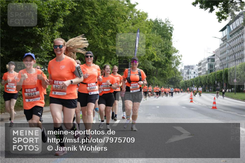 15.06.2025 - REWE Women's Run Jannik Wohlers http://msf.ph/oto/7975709 15.06.2025 10:10:22 Laufen 5636, 5224, 5223, 5668, 5028, 5690 meine-sportfotos.de