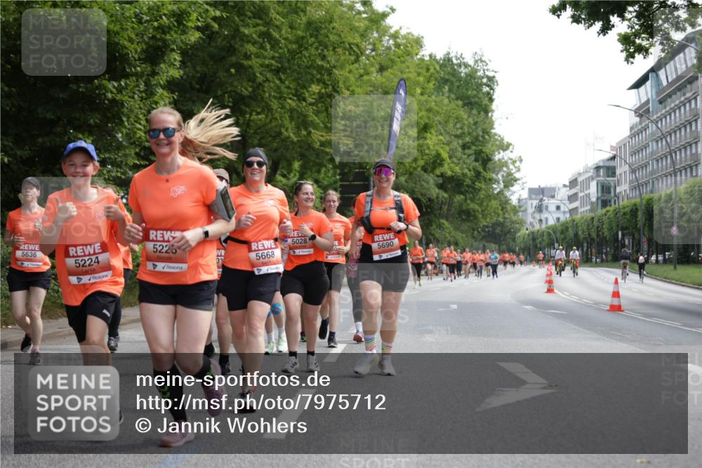 15.06.2025 - REWE Women's Run Jannik Wohlers http://msf.ph/oto/7975712 15.06.2025 10:10:23 Laufen 5636, 5224, 5226, 5028, 01, 5668, 5690 meine-sportfotos.de