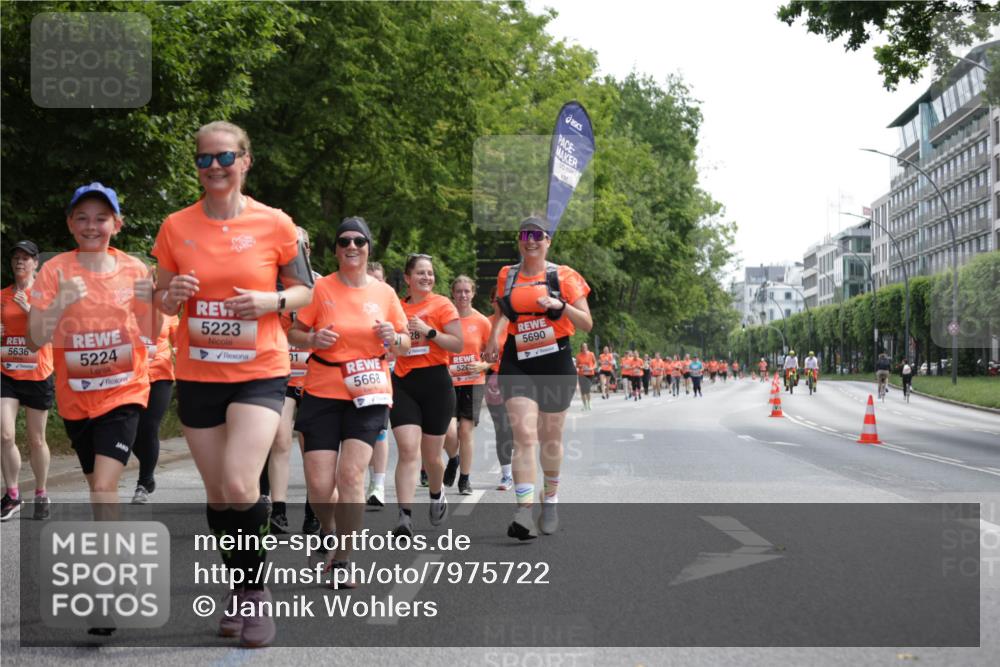 15.06.2025 - REWE Women's Run Jannik Wohlers http://msf.ph/oto/7975722 15.06.2025 10:10:23 Laufen 30, 01, 5690, 5668, 5636, 5224, 5223 meine-sportfotos.de