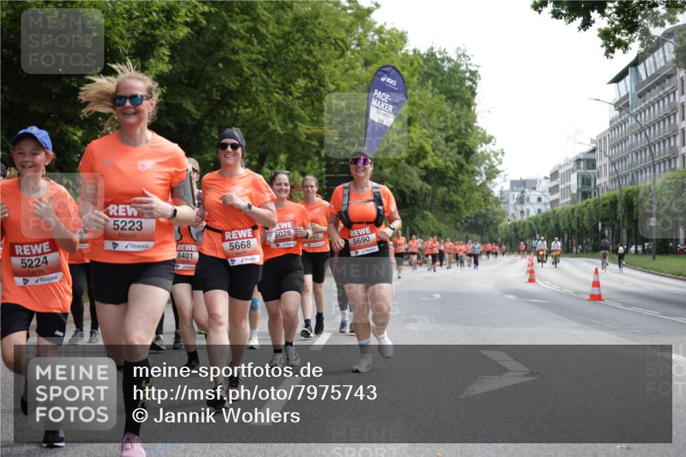 15.06.2025 - REWE Women's Run Jannik Wohlers http://msf.ph/oto/7975743 15.06.2025 10:10:23 Laufen 5224, 5223, 5028, 5668, 5401, 00, 260, 5690 meine-sportfotos.de