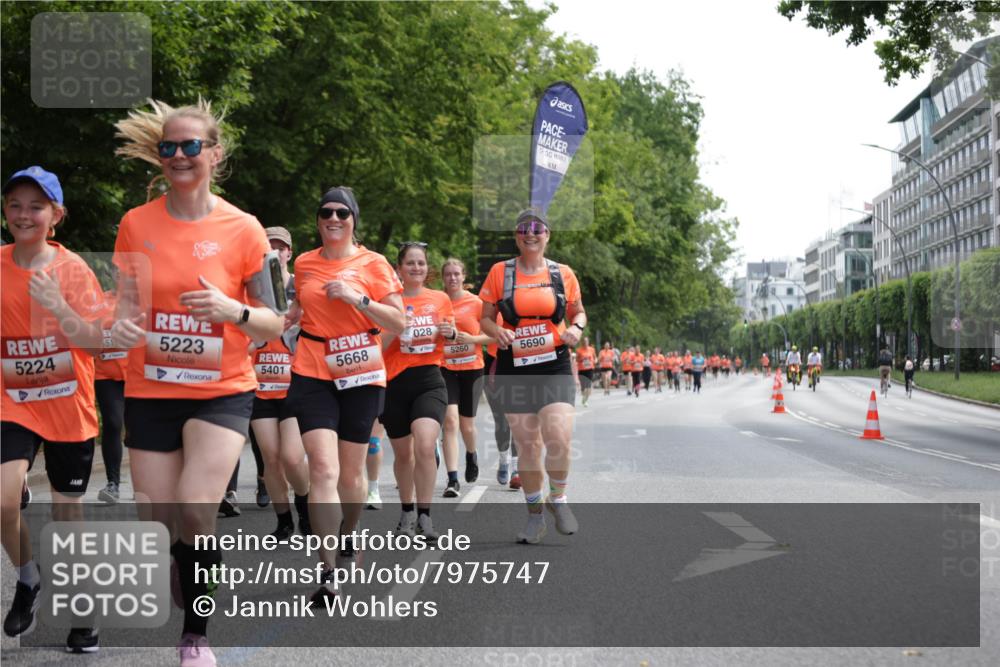 15.06.2025 - REWE Women's Run Jannik Wohlers http://msf.ph/oto/7975747 15.06.2025 10:10:23 Laufen 5224, 0, 00, 551, 5223, 028, 5401, 5668, 5260, 5690 meine-sportfotos.de
