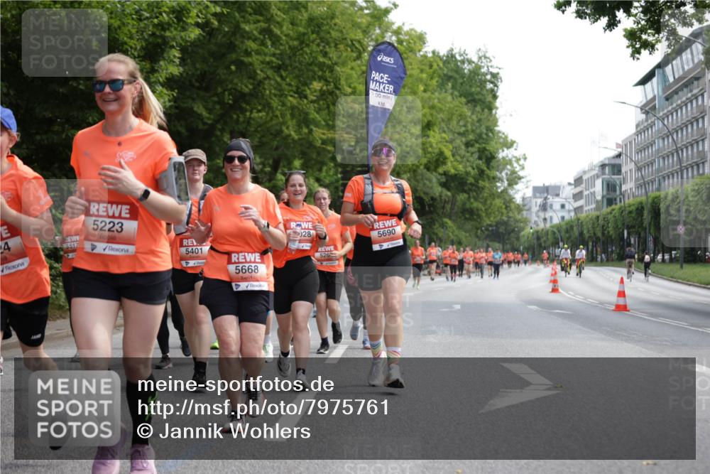 15.06.2025 - REWE Women's Run Jannik Wohlers http://msf.ph/oto/7975761 15.06.2025 10:10:23 Laufen 24, 5517, 5223, 5401, 5668, 028, 526, 00, 5690 meine-sportfotos.de
