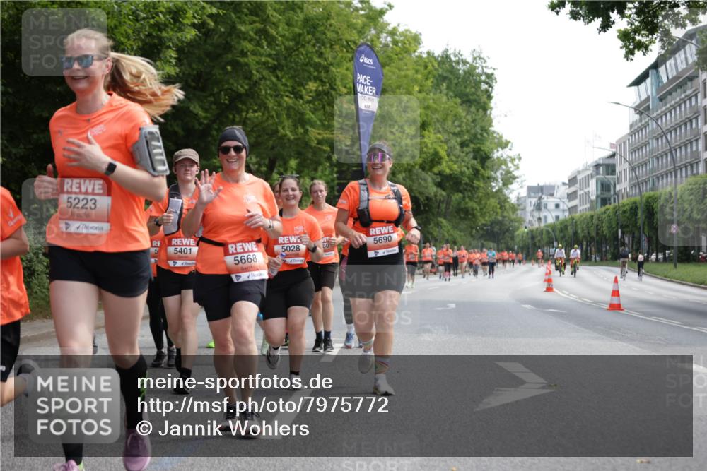15.06.2025 - REWE Women's Run Jannik Wohlers http://msf.ph/oto/7975772 15.06.2025 10:10:23 Laufen 5223, 5, 5401, 5668, 5028, 60, 00, 5690 meine-sportfotos.de