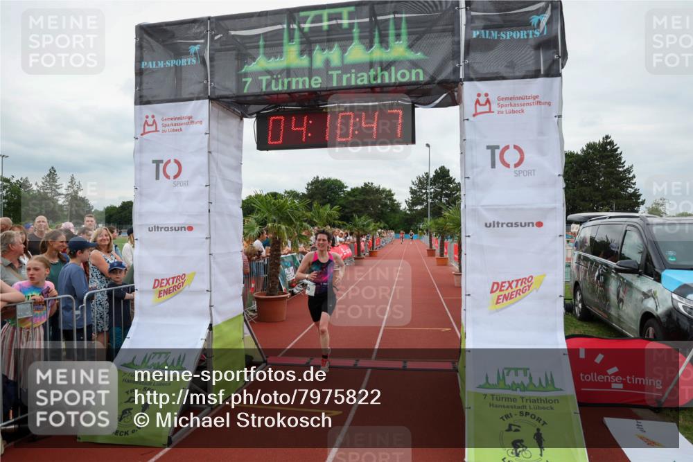 15.06.2025 - 7 Türme Triathlon Michael Strokosch http://msf.ph/oto/7975822 15.06.2025 14:10:47 Ziel 195, 826, 1157 meine-sportfotos.de