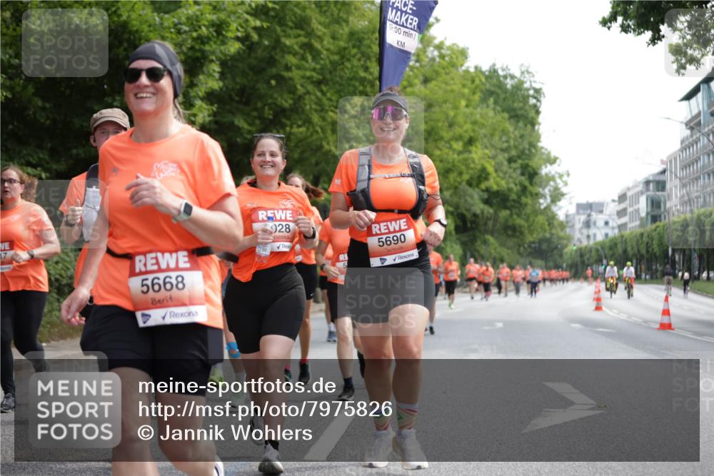 15.06.2025 - REWE Women's Run Jannik Wohlers http://msf.ph/oto/7975826 15.06.2025 10:10:24 Laufen 17, 0, 00, 5668, 28, 5690 meine-sportfotos.de