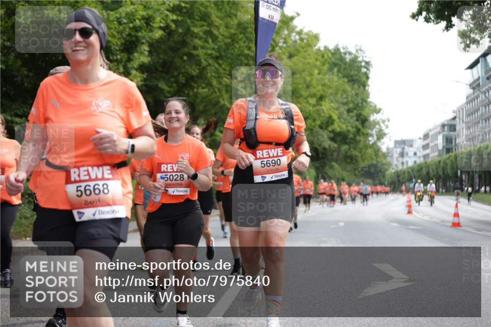 15.06.2025 - REWE Women's Run Jannik Wohlers http://msf.ph/oto/7975840 15.06.2025 10:10:25 Laufen 07, 00, 5028, 5690, 5668 meine-sportfotos.de