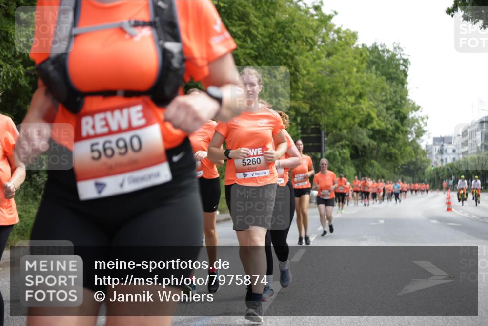 15.06.2025 - REWE Women's Run Jannik Wohlers http://msf.ph/oto/7975874 15.06.2025 10:10:26 Laufen 5690, 4, 5260 meine-sportfotos.de
