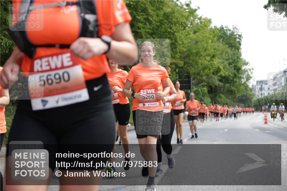 15.06.2025 - REWE Women's Run Jannik Wohlers http://msf.ph/oto/7975883 15.06.2025 10:10:26 Laufen 5690, 89, 260 meine-sportfotos.de