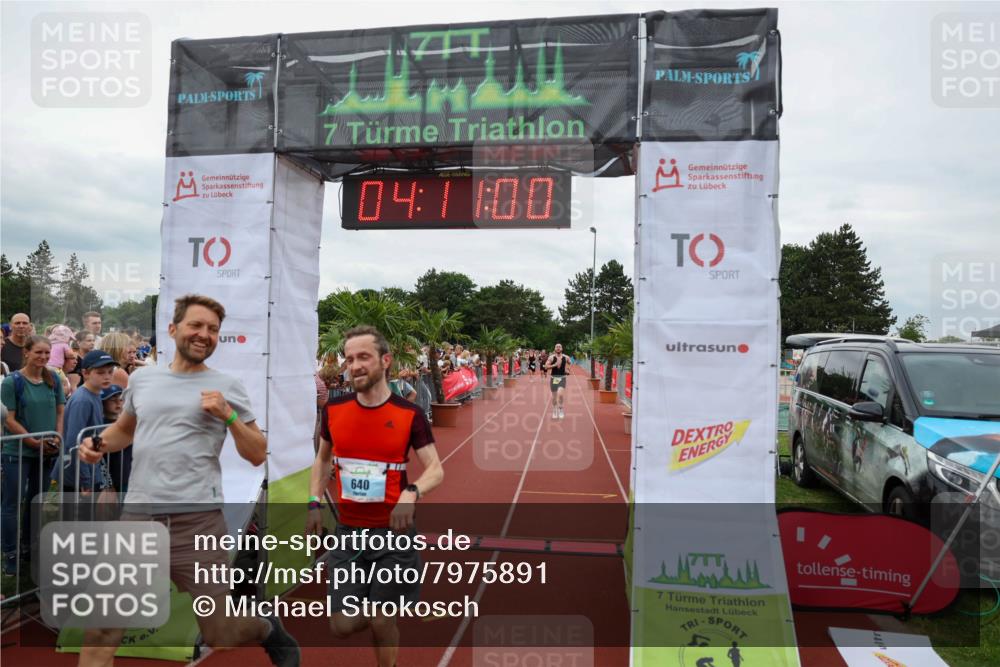 15.06.2025 - 7 Türme Triathlon Michael Strokosch http://msf.ph/oto/7975891 15.06.2025 14:10:59 Ziel 640, 944 meine-sportfotos.de