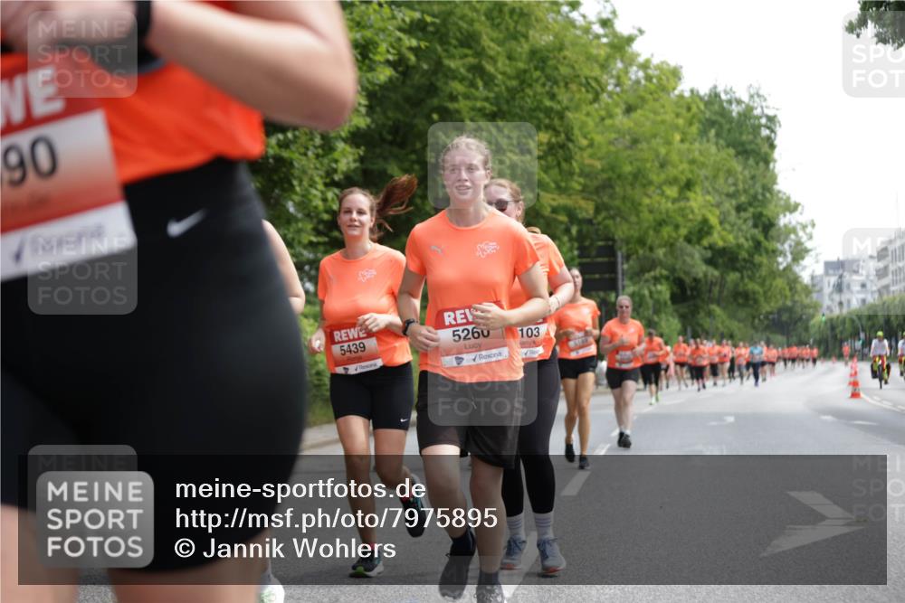15.06.2025 - REWE Women's Run Jannik Wohlers http://msf.ph/oto/7975895 15.06.2025 10:10:26 Laufen 90, 5439, 5260, 103 meine-sportfotos.de