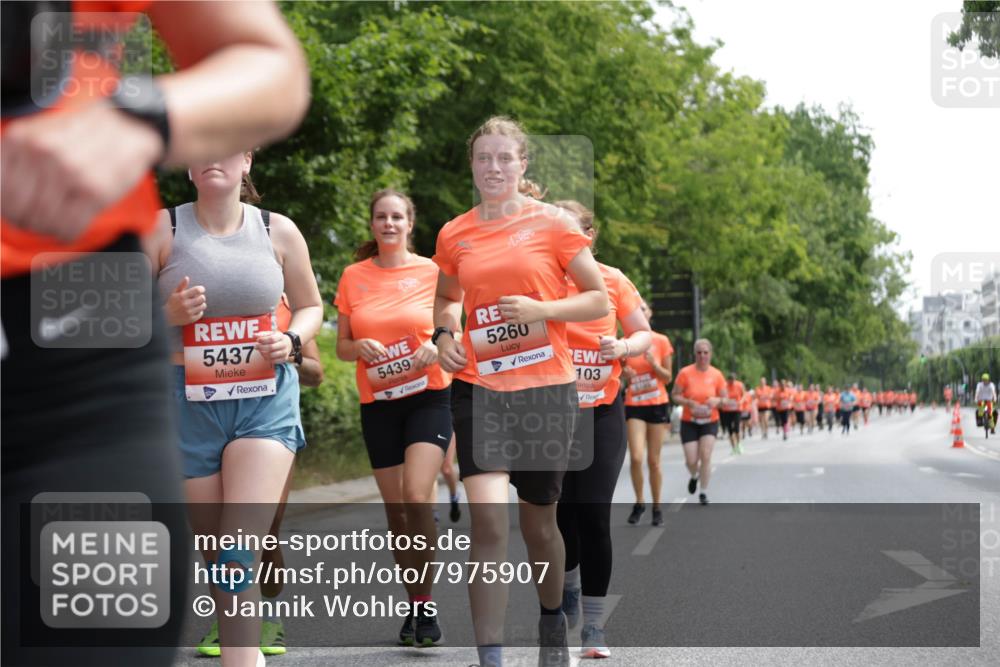 15.06.2025 - REWE Women's Run Jannik Wohlers http://msf.ph/oto/7975907 15.06.2025 10:10:27 Laufen 5437, 5439, 5260, 103 meine-sportfotos.de