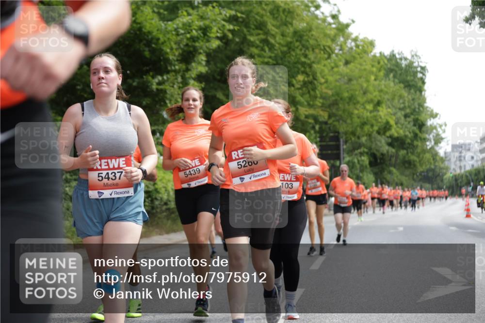 15.06.2025 - REWE Women's Run Jannik Wohlers http://msf.ph/oto/7975912 15.06.2025 10:10:27 Laufen 5437, 5439, 5260, 103 meine-sportfotos.de