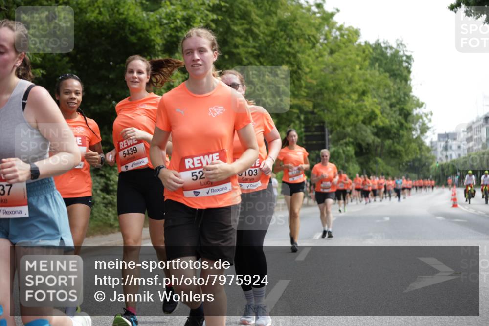 15.06.2025 - REWE Women's Run Jannik Wohlers http://msf.ph/oto/7975924 15.06.2025 10:10:27 Laufen 37, 5439, 52, 103 meine-sportfotos.de