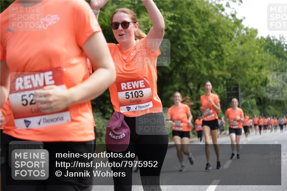 15.06.2025 - REWE Women's Run Jannik Wohlers http://msf.ph/oto/7975952 15.06.2025 10:10:28 Laufen 52, 5103 meine-sportfotos.de
