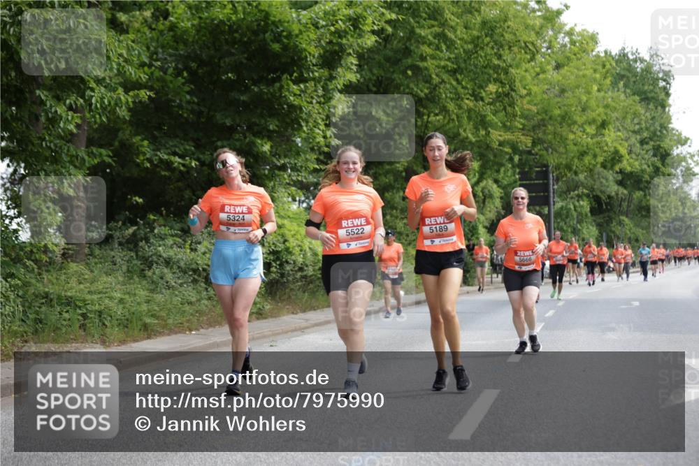 15.06.2025 - REWE Women's Run Jannik Wohlers http://msf.ph/oto/7975990 15.06.2025 10:10:29 Laufen 5324, 5522, 5189, 5666 meine-sportfotos.de