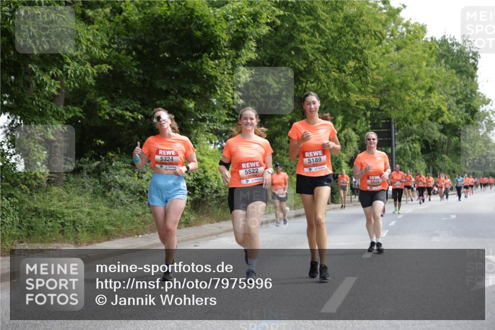15.06.2025 - REWE Women's Run Jannik Wohlers http://msf.ph/oto/7975996 15.06.2025 10:10:29 Laufen 5324, 5189, 5522, 5666 meine-sportfotos.de