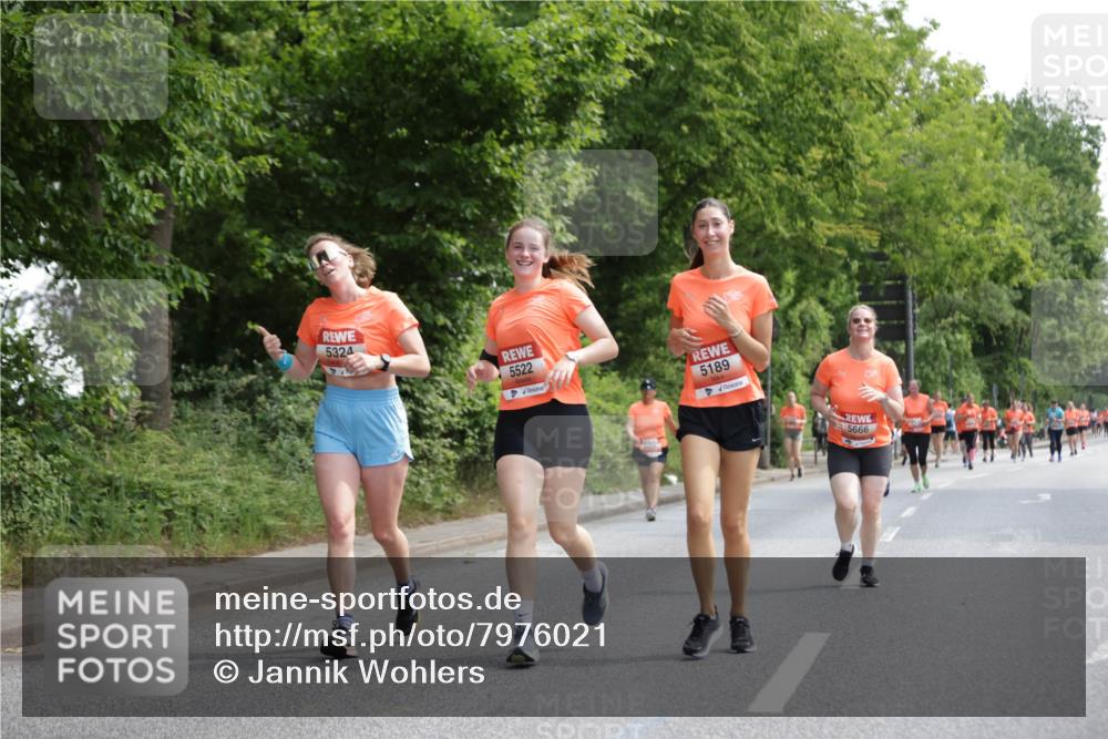 15.06.2025 - REWE Women's Run Jannik Wohlers http://msf.ph/oto/7976021 15.06.2025 10:10:30 Laufen 5324, 5522, 5189, 5666 meine-sportfotos.de