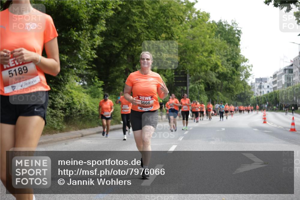 15.06.2025 - REWE Women's Run Jannik Wohlers http://msf.ph/oto/7976066 15.06.2025 10:10:32 Laufen 5189, 5666 meine-sportfotos.de