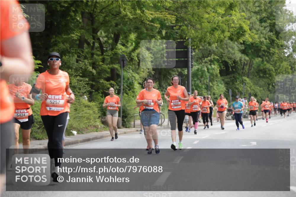 15.06.2025 - REWE Women's Run Jannik Wohlers http://msf.ph/oto/7976088 15.06.2025 10:10:33 Laufen 5424, 5257, 5288, 5212 meine-sportfotos.de